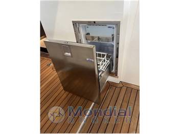 Sealine C335V