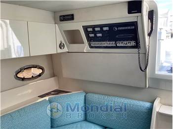 Pershing 33