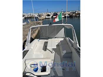 Pershing 33