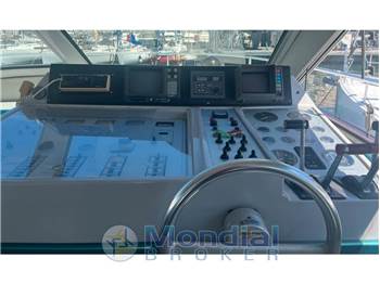 FERRETTI ALTURA 36 FLY