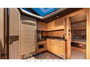 AZIMUT 47 FLY