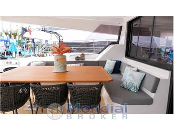 Fountaine Pajot Power 67