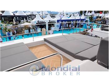 Fountaine Pajot Power 67