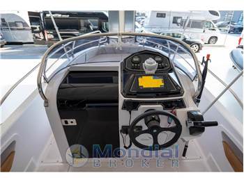 Ranieri International Voyager 21 S