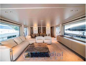 Custom Line Navetta 30