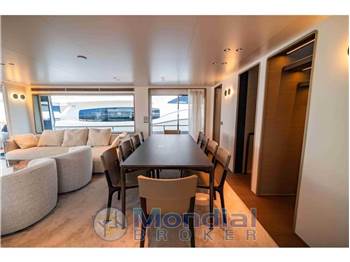 Custom Line Navetta 30