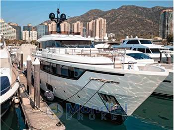 Custom Line Navetta 30
