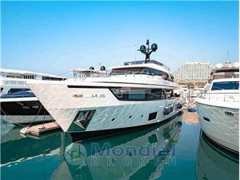 Custom Line Navetta 30