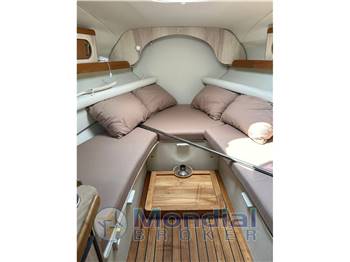 Four Winns Vista 258