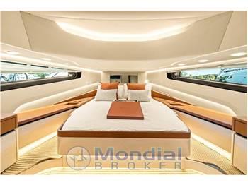 Manari Yachts 52