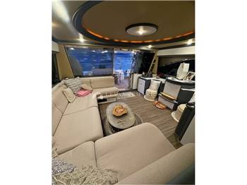 Ferretti 680