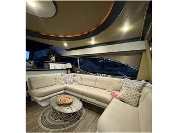 Ferretti 680