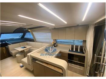 Ferretti 550