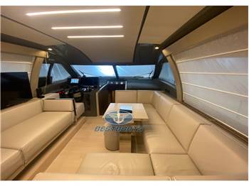 Ferretti 550