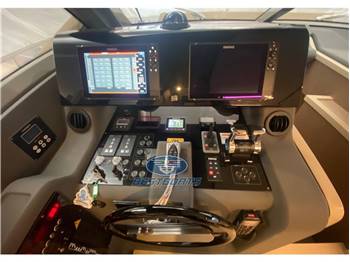 Ferretti 550