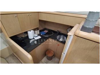Ferretti 460