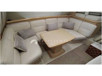 Ferretti 460
