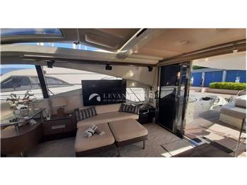 Azimut 68s