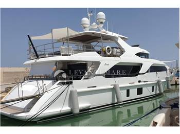 Benetti Delfino 93