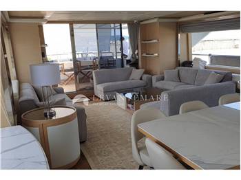 Benetti Delfino 93