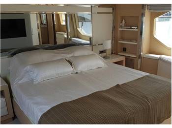 Benetti Delfino 93