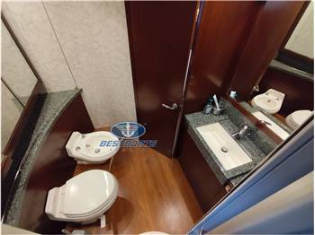 Princess Yachts v 65