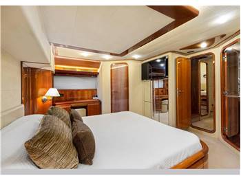 Ferretti Ferretti 810