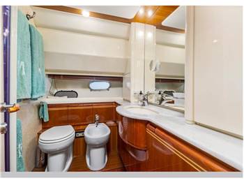 Ferretti Ferretti 810