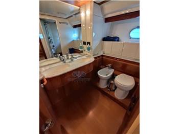 Ferretti Ferretti 810