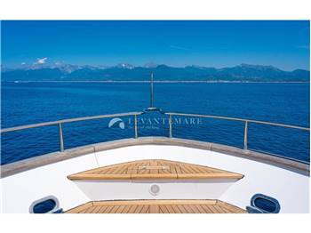 Cantieri di Pisa Akhir 85