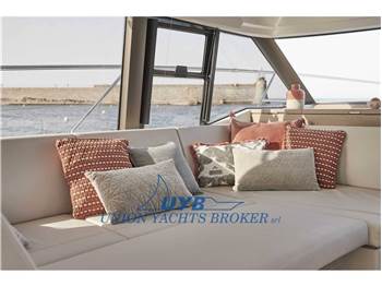 Prestige 420 Flybridge Line