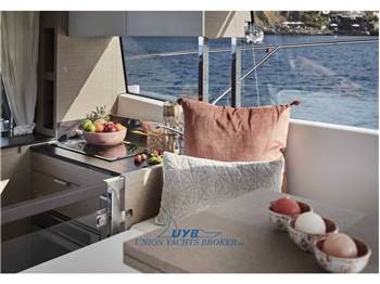 Prestige 420 Flybridge Line