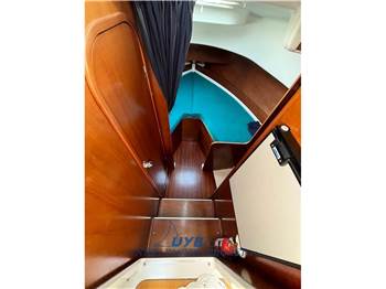 Beneteau Antares 760