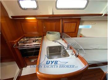 Beneteau OCEANIS 323