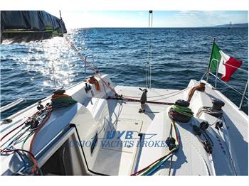 Italia Yachts Italia 9.98