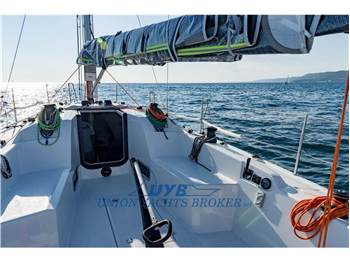 Italia Yachts Italia 9.98