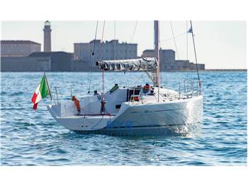 Italia Yachts Italia 9.98