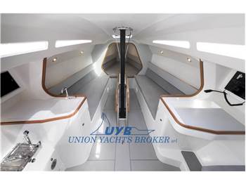 Italia Yachts Italia 9.98