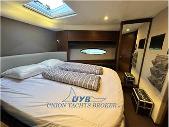 Princess Yachts 52