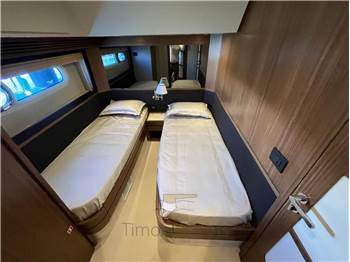 Azimut Magellano 66