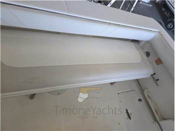 Boston Whaler OUTRAGE 320