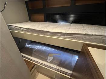 Azimut Magellano 66