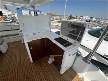 Azimut Magellano 66