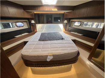 Azimut Magellano 66