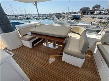 Azimut Magellano 66
