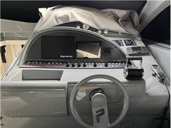 Pershing 52