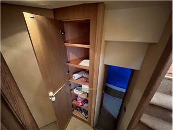 Aicon 56' Fly Bridge