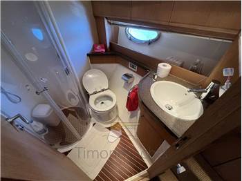 Aicon 56' Fly Bridge