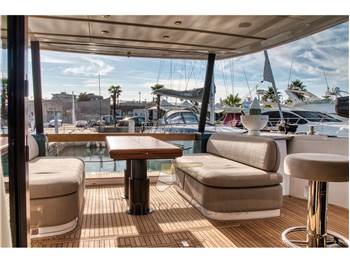 Azimut Magellano 60
