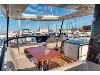 Azimut Magellano 60